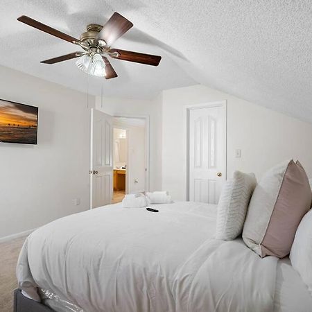 Cozy 4B 2 5B University Home King Beds Jacuzzi Charlotte Exterior foto