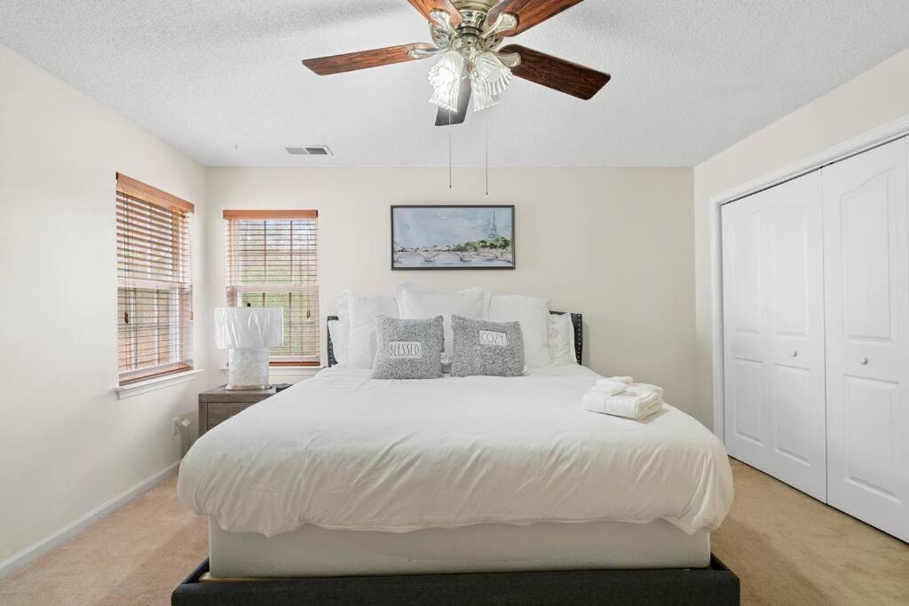 Cozy 4B 2 5B University Home King Beds Jacuzzi Charlotte Exterior foto